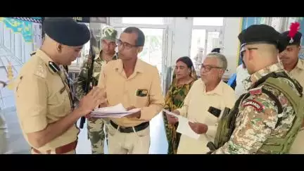 गया टाउन सीडी ब्लॉक: पुलिस कार्यालय में SSP ने सुनीं लोगों की समस्याएं, शिकायत निवारण के दिए निर्देश