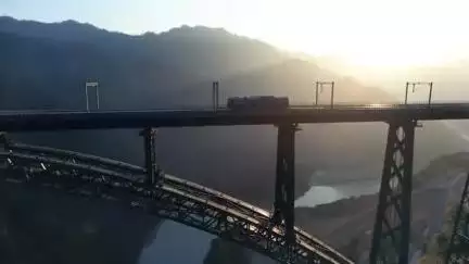 *भारत*
सपने नहीं, हकीकत बुनते हैं…
#ChenabBridge
#narendramodi
#AshwiniVaishnaw
#railminindia