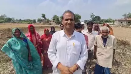 सगड़ी: सुखमदत्त नगर के कुम्हार समाज के लोगों ने आवंटित भूमि चिन्हीकरण को लेकर जताया असंतोष, अधिकारियों से लगाई गुहार