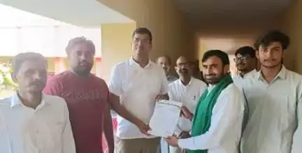 #मुरादाबाद_बिलारी तहसील बिजली समस्याओं को लेकर ज्ञापन दिया।
#Muradabad_Bilari Tehsil gave memorandum regarding electricity problems. 
#rajendra_yadav 
#national_president