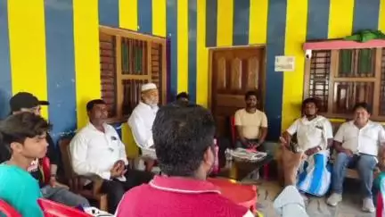 कोचाधामन: कठामठा में विधायक मो. इजहार अशफ़ी ने लगाया जनता दरबार, सुनीं लोगों की समस्याएं
