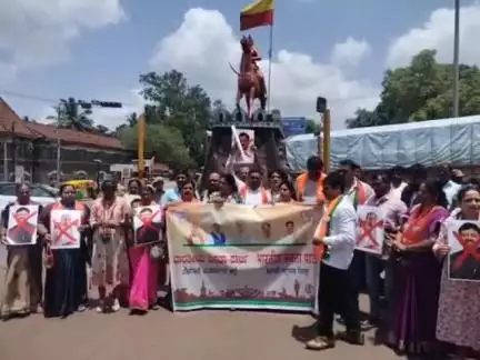 ಬೆಳಗಾವಿ: ನಗರದ ಚನ್ನಮ್ಮ ವೃತ್ತದ ಬಳಿ ರಾಜ್ಯ ಸರಕಾರದ ವಿರುದ್ಧ ಬಿಜೆಪಿ ಕಾರ್ಯಕರ್ತರು ಪ್ರತಿಭಟನೆ