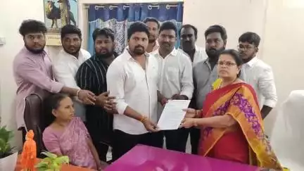 గుంటూరు: 10వ తరగతి ఫలితాల్లో జరిగిన అవకతవకలపై విచారణ జరిపించాలి: నగరంలో వైసిపి విద్యార్థి విభాగం జిల్లా అధ్యక్షులు వినోద్ కుమార్