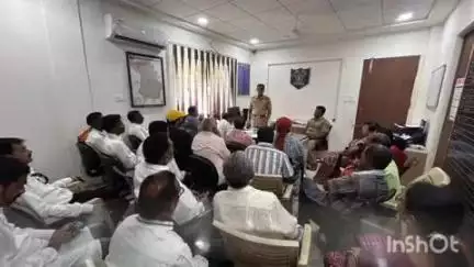साकोली: साकोली पोलीस ठाण्यात उपविभागीय पोलीस अधिकारी मनोज सिडाम यांच्या उपस्थितीत शांतता समितीच्या बैठकीचे आयोजन