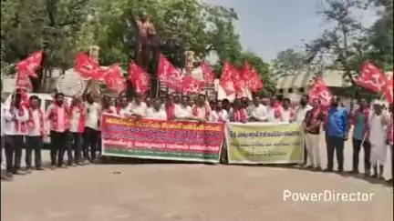 మహబూబాబాద్: మావోయిస్టులపై జరుగుతున్న ఆపరేషన్  కాగార్ ను వెంటనే నిలిపివేయాలని పౌర హక్కుల సంఘం ఆధ్వర్యంలో ఆందోళన..