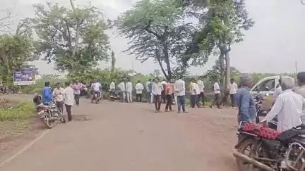 मिरज: आरग शिंदेवाडी रस्त्यालगत पाण्याने भरलेल्या खड्यात पडून व्यक्तीचा मृत्यू

आरग (ता. मिरज) – शिंदेवाडी-लिंगनूर रस्त्यालगत अ