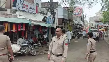 दतिया नगर: बिजली कटौती को लेकर जिला कांग्रेस कमेटी ने शहर के प्रमुख बाजारों में विद्युत उपकरणों के साथ निकाली रैली