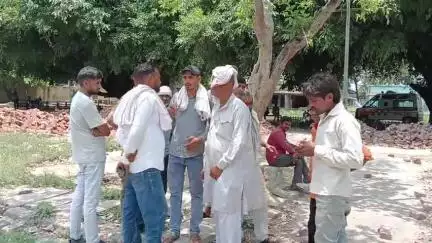 कोल: दभी में मोटरसाइकिल न मिलने पर युवक ने फांसी लगाकर की आत्महत्या, पुलिस ने शव का कराया पोस्टमार्टम