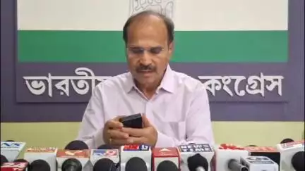 বহরমপুর: বহরমপুরে দলীয় কার্যালয়ে সাংবাদিক বৈঠকে রাজ্য ও কেন্দ্র সরকারকে আক্রমণ প্রাক্তন সাংসদ অধীর চৌধুরী