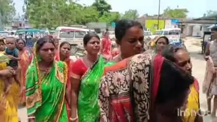 মানিকচক: আট গামা এলাকায় জমিতে কাজ করতে গিয়ে সাপের কামড়ে মৃত্যু হল এক মহিলার