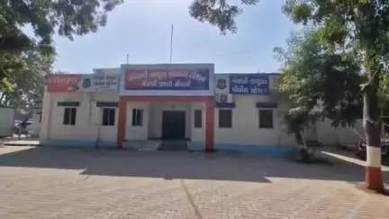 મોરબી: લીલાપર ગામેથી સગીરાનું અપહરણ કરનાર બે આરોપીને ઝડપી પાડતી તાલુકા પોલીસ