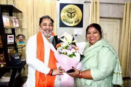 घाटमपुर: घाटमपुर में परिवहन व्यवस्था को दुरुस्त करने के लिए घाटमपुर विधायक ने परिवहन मंत्री से की मुलाकात