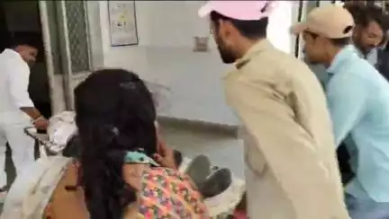 डूंगरपुर: आसपुर क्षेत्र के मोवाई मोड पर दो बाइक की आमने-सामने भिड़ंत, तीन युवक गंभीर रूप से घायल