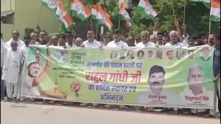 बरबीघा: बरबीघा से कांग्रेस नेता त्रिशूल धारी के नेतृत्व में संविधान सुरक्षा सम्मेलन के लिए सैकड़ों वाहन रवाना