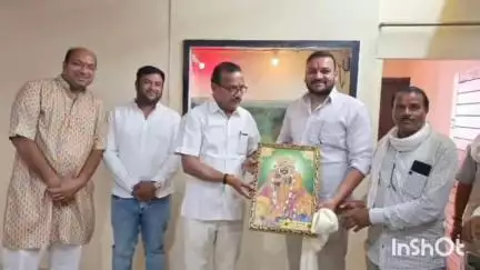 होशंगाबाद नगर: नर्मदापुरम में सोहागपुर विधायक ने युवा मोर्चा के मंडल अध्यक्ष को जन्मदिन की शुभकामनाएं दीं