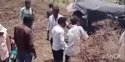 केवलारी: ग्राम कुम्हड़ा माल से आ रही ऑटो डोकररांजी तिरहा में अनियंत्रित होकर पलटी