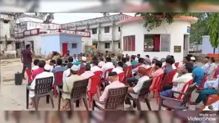 उतरौला: ईद उल अजहा त्यौहार को शांति और सौहार्दपूर्ण तरीके से संपन्न कराने के लिए उतरौला कोतवाली में पीस कमेटी की बैठक हुई