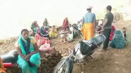 डिंडौरी: ग्राम पंचायत मरवारी में सचिव, सरपंच फर्जी हाजिरी भरकर कर रहे वसूली, ग्रामीणों ने लगाया आरोप