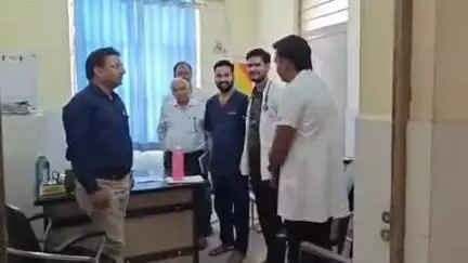 दीगोद: मुख्य चिकित्सा एवं स्वास्थ्य अधिकारी नरेन्द्र नागर ने सुल्तानपुर ब्लॉक के अस्पतालों का किया आकस्मिक निरीक्षण