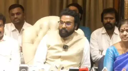 ಬಳ್ಳಾರಿ: ಕಾಲ್ತುಳಿತ ಪ್ರಕರಣ; ಸಿಎಂ, ಡಿಸಿಎಂ ಹಾಗೂ ಗೃಹ ಸಚಿವರನ್ನ ಬಂಧಿಸಿ: ನಗರದಲ್ಲಿ ಮಾಜಿ ಸಚಿವ ಶ್ರೀರಾಮುಲು ಆಗ್ರಹ
