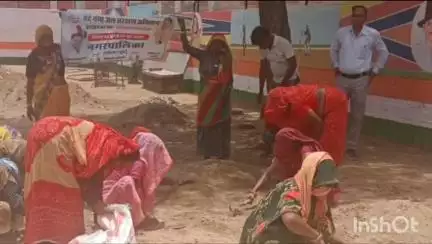 चूरू: नगरपालिका रतननगर द्वारा वन्दे गंगा जल संरक्षण जन अभियान के तहत खेल मैदान व वार्डों में करवाई गई साफ-सफाई
