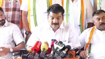 നിലമ്പൂർ: മണ്ഡലത്തിൽ വലിയ രീതിയിലുള്ള പ്രചരണം ഇല്ലെന്ന് സ്വതന്ത്ര സ്ഥാനാർത്ഥി പി.വി അൻവർ നിലമ്പൂർ ടി.എം.സി ഓഫീസിൽ പറഞ്ഞു