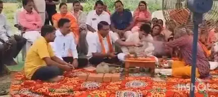 किरनापुर: ग्राम दुल्हापुर में विधायक राजकुमार कर्राहे ने सामुदायिक भवन के निर्माण कार्य को लेकर किया भूमिपूजन