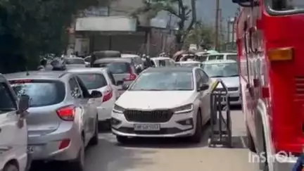 सोलन: सेंट ल्युक्स स्कूल के पास सड़क किनारे पार्क गाड़ी से अग्निशमन विभाग की गाड़ी की टक्कर, 1 किलोमीटर तक लगा जाम