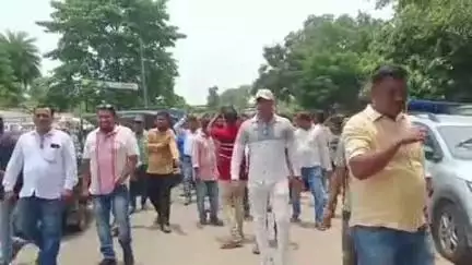 ଯାଜପୁର: ତପନ ଲେଙ୍କାଙ୍କ ପରିବାରକୁ ନ୍ୟାୟ ଦାବିରେ ଉପର ବରୁହାଁ ଦୁର୍ନୀତି ନିବାରଣ ମଞ୍ଚ ପକ୍ଷରୁ ସଦର ଥାନା ଘେର