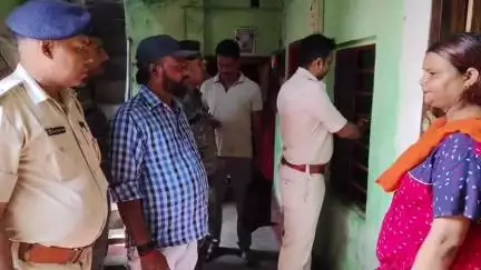 कटिहार: बनिया टोला में एक महिला ने फांसी लगाकर की आत्महत्या, पुलिस जांच में जुटी