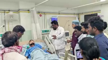 ధర్మారం: కాంగ్రెస్ కార్యకర్తకు అండగా నిలిచిన ధర్మపురి ఎమ్మెల్యే అడ్డూరి లక్ష్మణ్ కుమార్