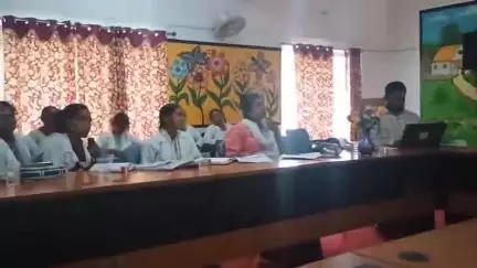 बांसजोर: बांसजोर प्रखंड कार्यालय में सीएचओ, एएनएम को एनक्यूएएस प्रशिक्षण, सामंजस्य से कार्य करने का निर्देश