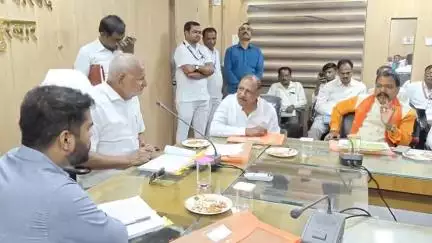 नंदुरबार: पालकमंत्री ॲड माणिकराव कोकाटे यांच्याकडे त्रिशूल येथील शाळा इमारत संदर्भात आमशा पाडवींनी दाखल केली तक्रार #Jansamasya