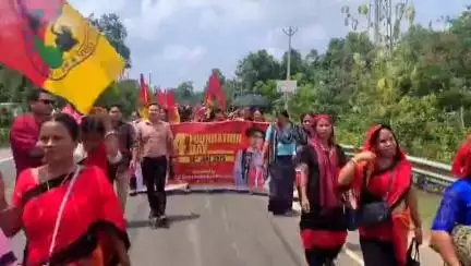 সাব্রুম: তিপ্রা ওমেন ফাউন্ডেশনের উদ্যোগে মনুবাজার বসুন্ধরা বন ও চেতনা কেন্দ্র অনুষ্ঠিত হয় সভা
