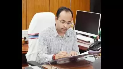 गया टाउन सीडी ब्लॉक: जिलाधिकारी शशांक शुभंकर ने एससी-एसटी अत्याचार निवारण मामले में 18 पीड़ितों को मुआवजा देने का निर्देश दिया