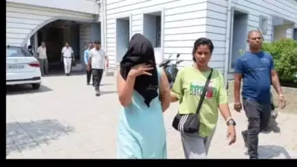 মাটিগাড়া: বিলাসবহুল জীবনযাপনের উদ্দেশ্যে নিজের বাড়ি থেকে মায়ের দুটি সোনার চেইন চুরি করার অভিযোগে শালবাড়ি থেকে ধৃত মেয়ে সহ ২