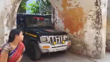 ইংরেজবাজার: পাচারের আগেই রথবাড়ি থেকে ২০৪ চার গ্রাম ব্রাউন সুগার সমেত এক তরুণী সহ গ্রেপ্তার ৩