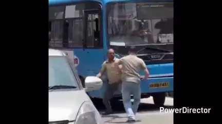 नाहन: नाहन के दिल्ली गेट पर एचआरटीसी और निजी बस के ड्राइवर आपस में भिड़े