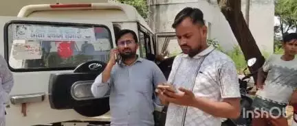 उरई: कदौरा थाना क्षेत्र में बाइक सवार स्वास्थ्य कर्मचारी को ट्रक ने मारी टक्कर, मौके पर हुई मौत, मेडिकल कॉलेज में हुआ पीएम