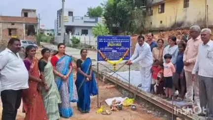 चंद्रपूर: चंद्रपूर : चुनाडा येथे नव्याने मंजूर झालेल्या रस्त्याचे माजी आमदार सुदर्शन निमकर यांच्या हस्ते भूमिपूजन