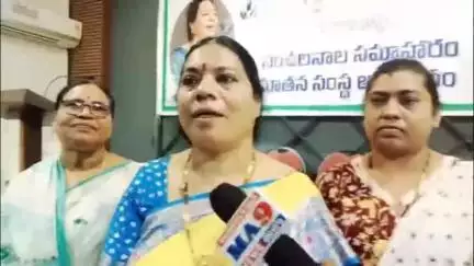 విశాఖపట్నం: స్వర్ణాంధ్ర కళాకారుల సంక్షేమ సంఘం సంచలనాల సమహారం నూతన సంస్థ ఆవిర్భావ కార్యక్రమం ద్వారకా నగర్ పౌర్ గ్రంథలాయములో జరిగింది