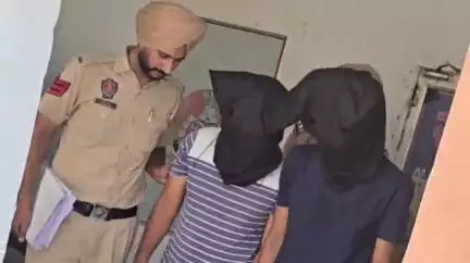 ਕੋਟਕਪੂਰਾ: ਬੀੜ ਸਿੱਖਾਂ ਵਾਲਾ ਦੇ ਨੇੜਿਓਂ 212 ਗਰਾਮ ਆਇਸ ਨੂਮਾ ਨਸ਼ੀਲੇ ਪਦਾਰਥ ਸਮੇਤ ਬੁਲੇਟ ਮੋਟਰਸਾਈਕਲ ਸਵਾਰ 2 ਮੁਲਜ਼ਮ ਗ੍ਰਿਫਤਾਰ ,ਮੁਕੱਦਮਾ
