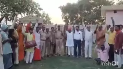नानपारा: नवाबगंज में नशे के खिलाफ प्रभावी अंकुश लगाने के लिए जन जागरूकता अभियान चलाकर दिलाई गई सामूहिक शपथ