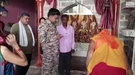 छतरपुर नगर: नरसिंहगढ़ पुरवा स्थित हनुमान मंदिर में चोरी, पुलिस मौके पर पहुंची