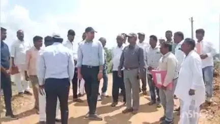 కొడంగల్: బురాన్ పూర్ గ్రామంలో గురుకుల పాఠశాల నిర్మాణ పనులను పరిశీలించి, నాణ్యతతో త్వరితగతిన పూర్తి చేయాలన్న కలెక్టర్ ప్రతీక్ జైన్