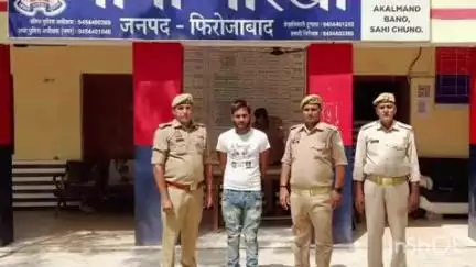 जसराना: कछपुरा के पास नारखी पुलिस ने एक आरोपी को अवैध तमंचा और कारतूस के साथ किया गिरफ्तार