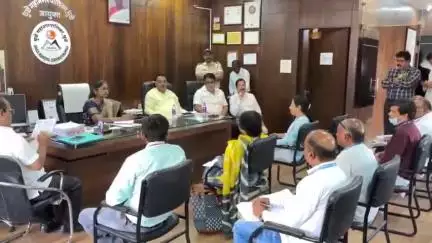 धुळे: शहरात फवारणीसह फॉगिंग,ॲबेटिंग सुरू करा साक्री रोड महापालिकेत आमदार अग्रवाल यांनी केल्या सुचना