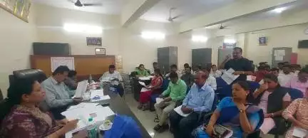 ಹನೂರು: ಮುಂಗಾರು ಆರಂಭ ರೈತರಿಗೆ ಬಿತ್ತನೆ ಬೀಜ ಹಾಗೂ ರಸಗೊಬ್ಬರ ಪೂರೈಕೆಗೆ: ಪಟ್ಟಣದಲ್ಲಿ ಜಿಪಂ‌ ಉಪಕಾರ್ಯದರ್ಶಿ ಶೃತಿ ಸೂಚನೆ