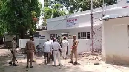 लखीमपुर: डीएम दुर्गा शक्ति नागपाल ने कलेक्ट्रेट स्थित निर्माणाधीन डी.एम वार रूम का किया औचक निरीक्षण