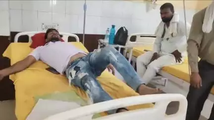मथुरा: यमुना एक्सप्रेसवे के बाजना कट के समीप ट्रैक्टर टोली में घुसी कार, 2 की मौत और 2 घायल अस्पताल में भर्ती